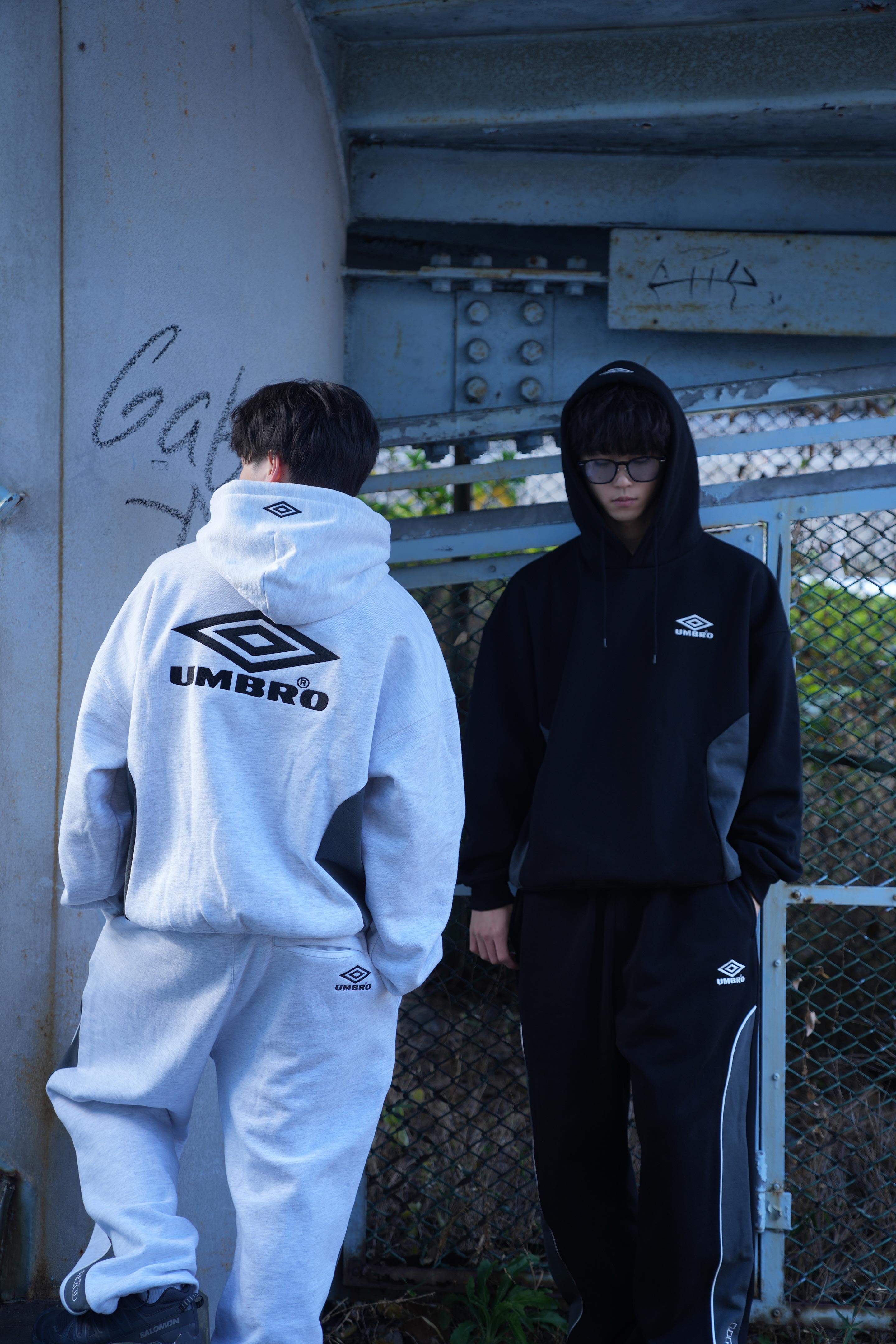 いま『めっちゃ売れてる』UMBROのムラサキスポーツ LIMITED ITEM